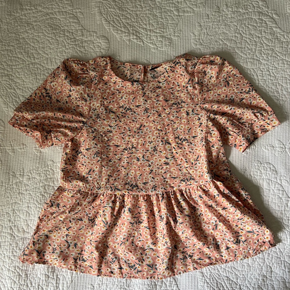 SHEIN Pink Floral Women’s Casual Top Size Small